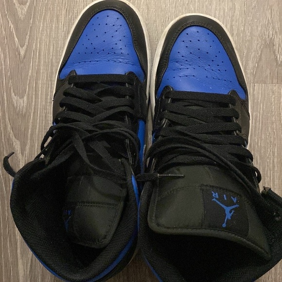 Jordan’s Black and Blue Nike men size 9.5 Used in good condition - Picture 7 of 7